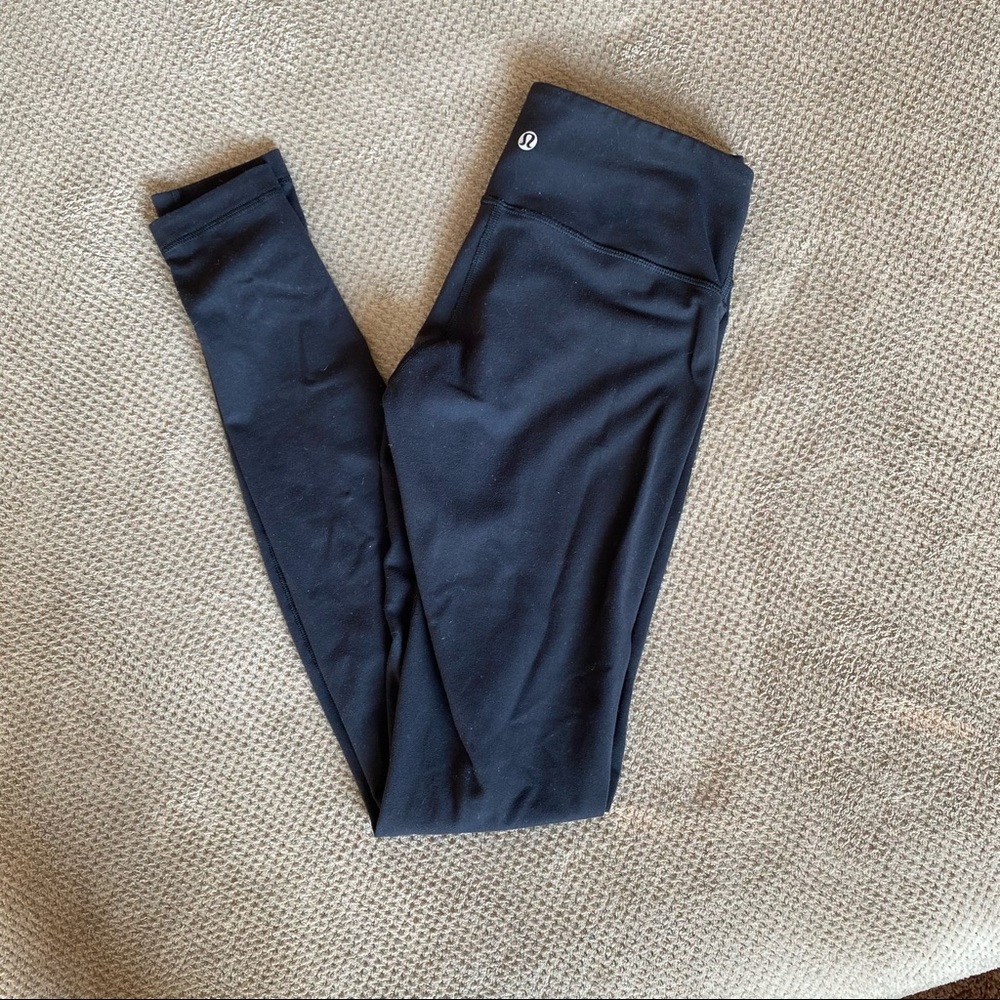 Black full length Lululemon leggings